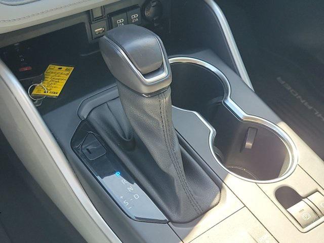 used 2020 Toyota Highlander Hybrid car, priced at $28,871