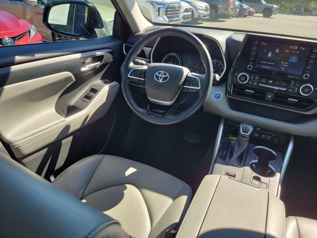 used 2020 Toyota Highlander Hybrid car, priced at $28,871