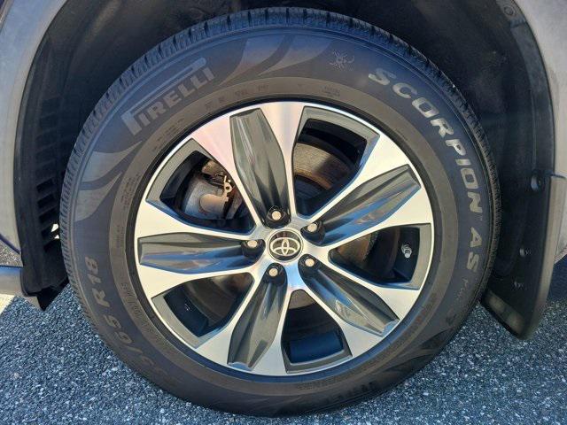 used 2020 Toyota Highlander Hybrid car, priced at $28,871