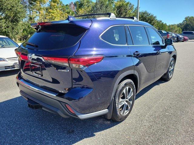 used 2020 Toyota Highlander Hybrid car, priced at $28,871