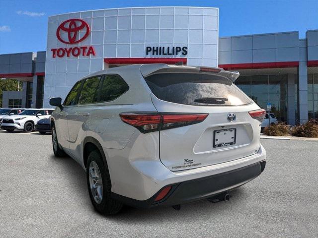 used 2023 Toyota Highlander Hybrid car, priced at $34,999