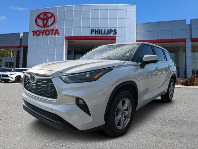 used 2023 Toyota Highlander Hybrid car, priced at $34,999