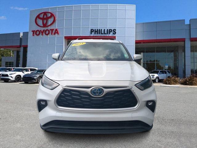 used 2023 Toyota Highlander Hybrid car, priced at $34,640