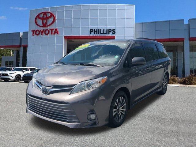 used 2018 Toyota Sienna car, priced at $26,995