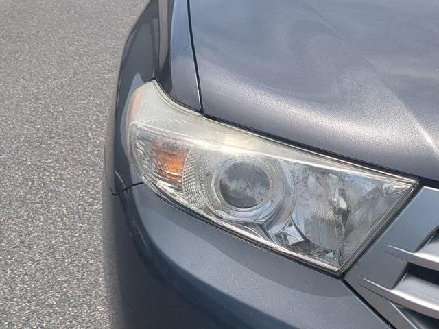 used 2012 Toyota Highlander car, priced at $17,997