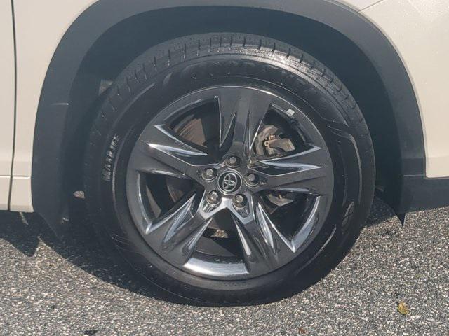 used 2019 Toyota Highlander car, priced at $24,991