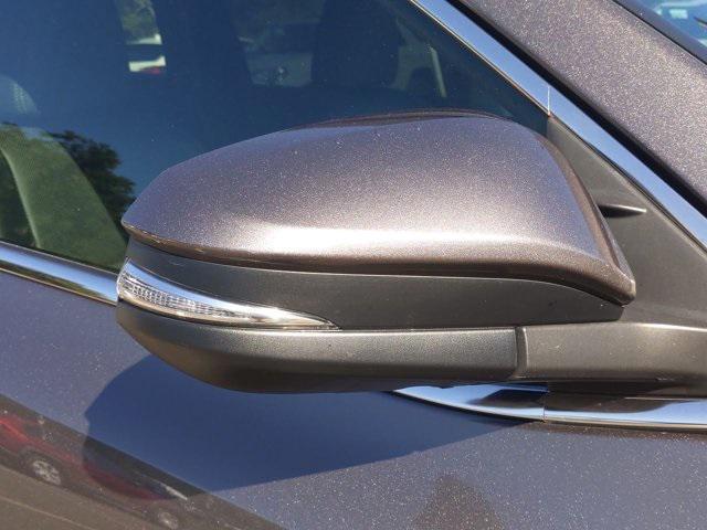 used 2014 Toyota Highlander car, priced at $15,999