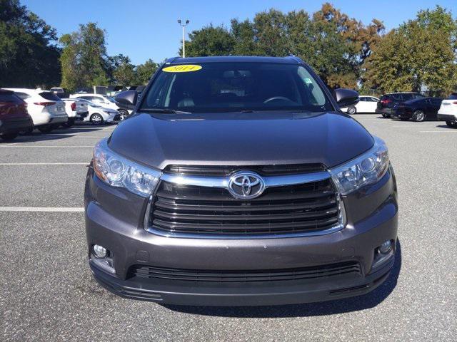 used 2014 Toyota Highlander car, priced at $15,999