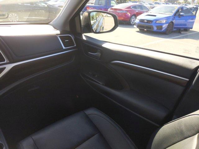 used 2014 Toyota Highlander car, priced at $15,999