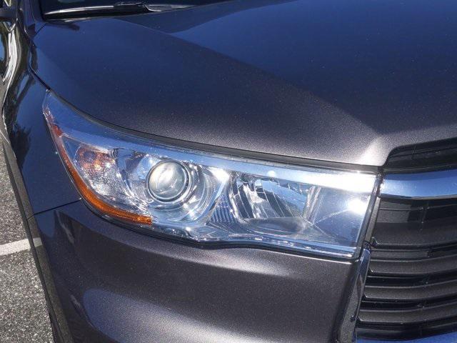 used 2014 Toyota Highlander car, priced at $15,999
