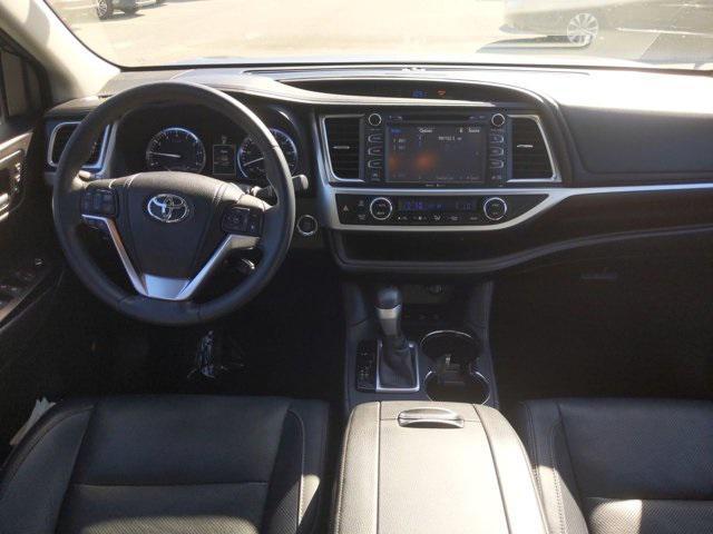 used 2014 Toyota Highlander car, priced at $15,999