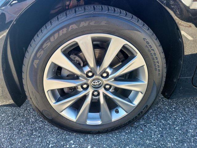 used 2017 Toyota Camry Hybrid car, priced at $16,674