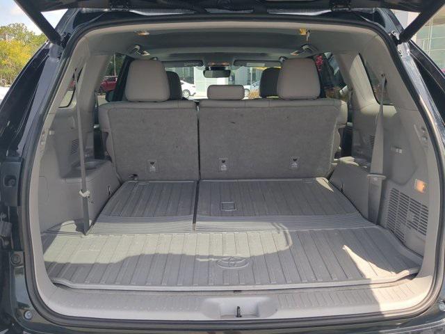used 2018 Toyota Highlander Hybrid car, priced at $24,998
