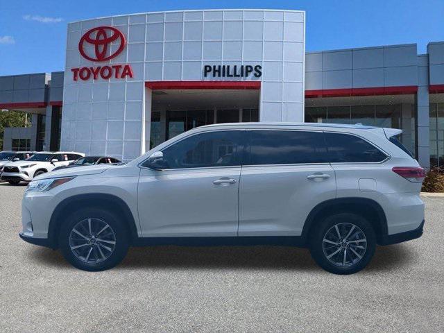 used 2019 Toyota Highlander car, priced at $25,987