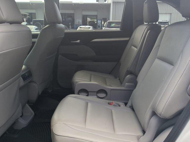 used 2019 Toyota Highlander car, priced at $25,987