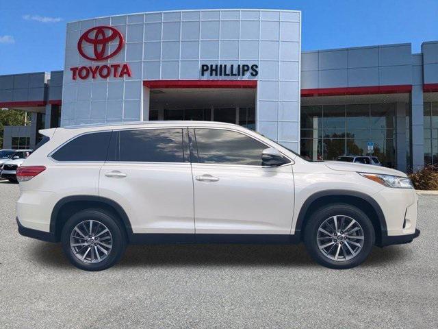 used 2019 Toyota Highlander car, priced at $25,987