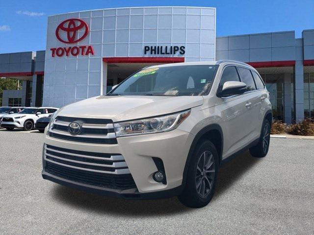 used 2019 Toyota Highlander car, priced at $25,987