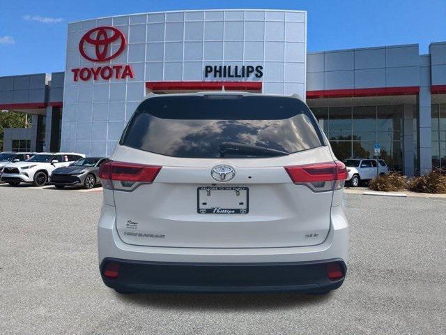 used 2019 Toyota Highlander car, priced at $25,987