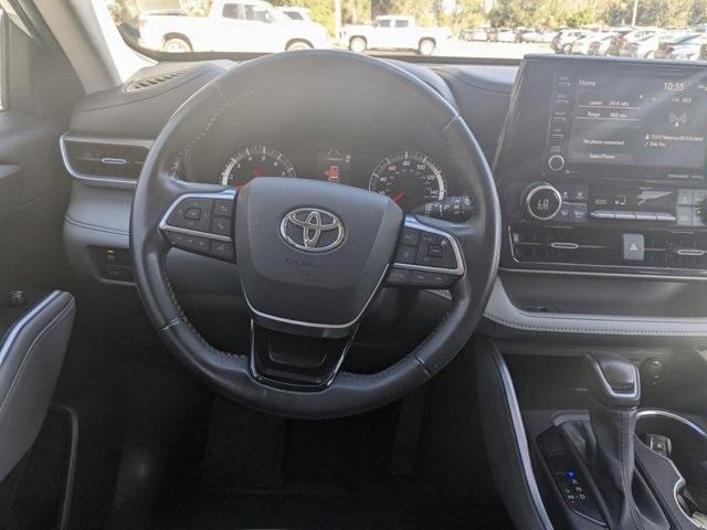 used 2020 Toyota Highlander car, priced at $25,617