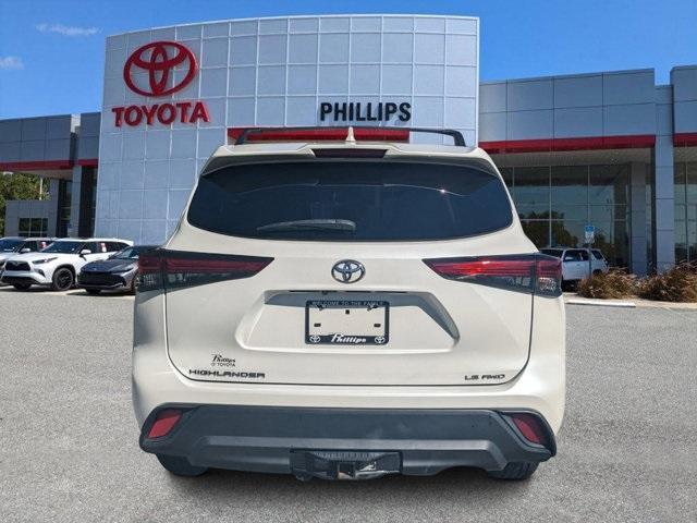 used 2020 Toyota Highlander car, priced at $25,617