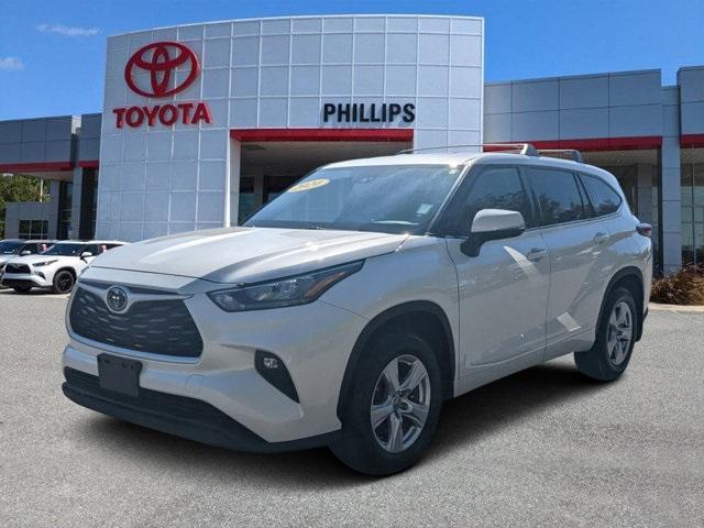 used 2020 Toyota Highlander car, priced at $25,617