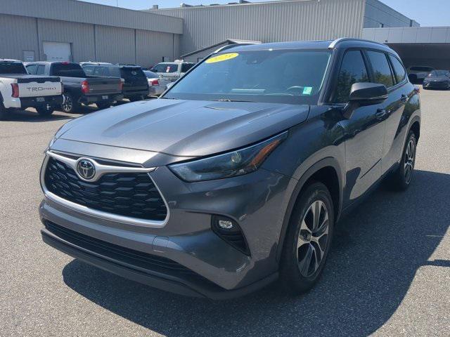 used 2023 Toyota Highlander car, priced at $37,544