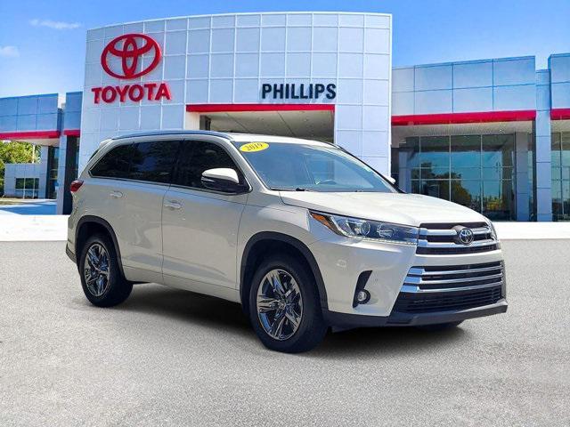 used 2019 Toyota Highlander car, priced at $30,999