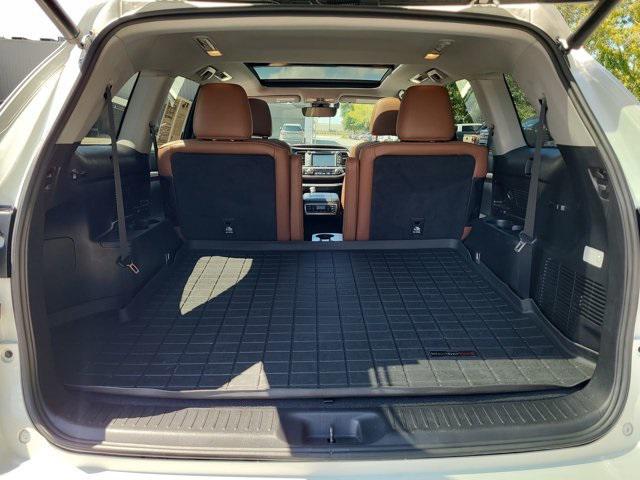 used 2019 Toyota Highlander car, priced at $30,999