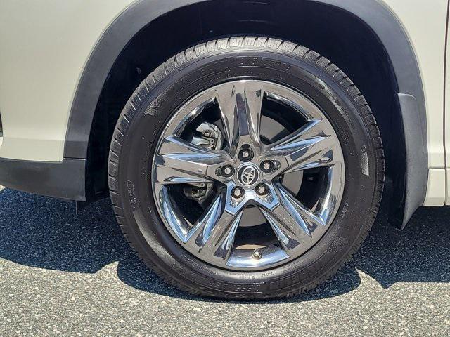 used 2019 Toyota Highlander car, priced at $30,999