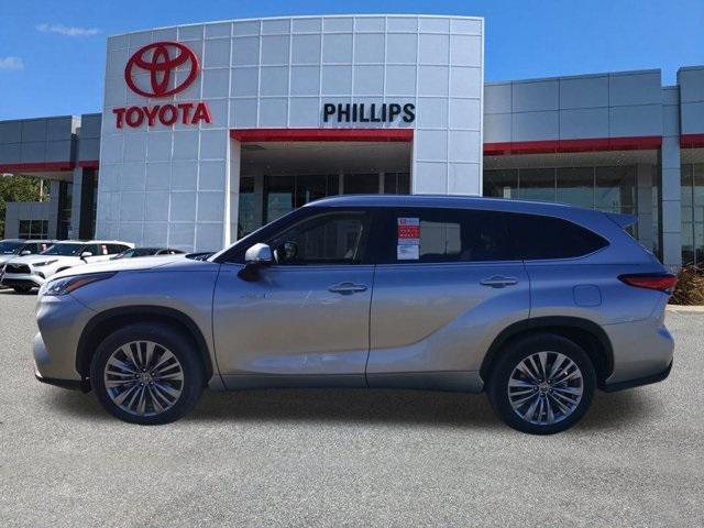 used 2021 Toyota Highlander Hybrid car, priced at $40,999