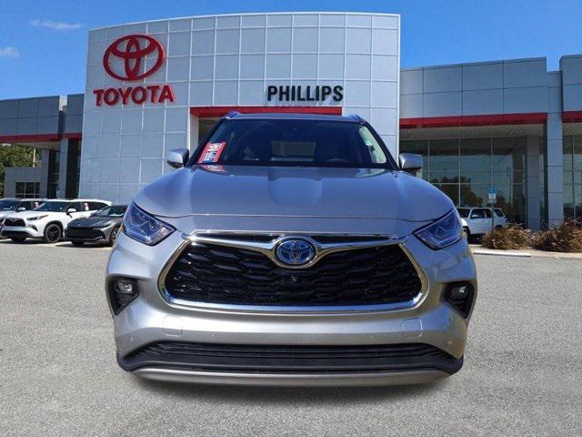 used 2021 Toyota Highlander Hybrid car, priced at $40,999