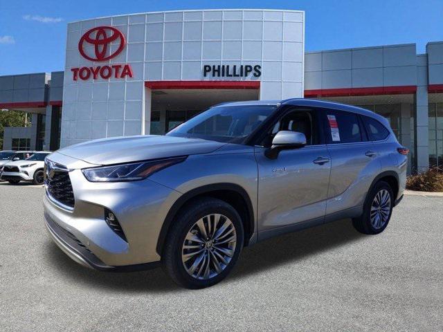 used 2021 Toyota Highlander Hybrid car, priced at $40,999