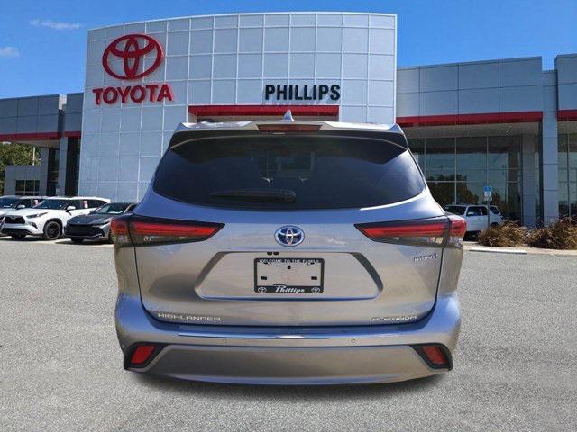 used 2021 Toyota Highlander Hybrid car, priced at $40,999
