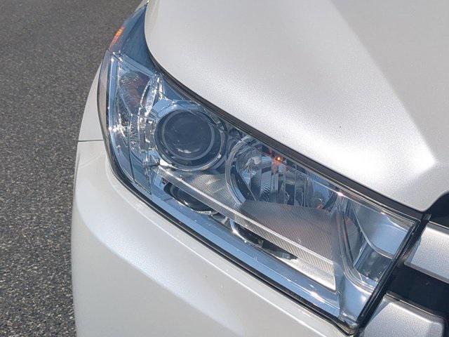 used 2018 Toyota Highlander car, priced at $28,597