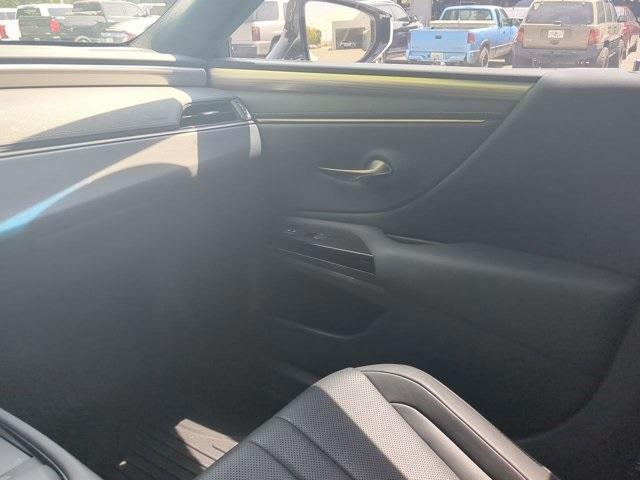 used 2022 Lexus ES 350 car, priced at $38,997
