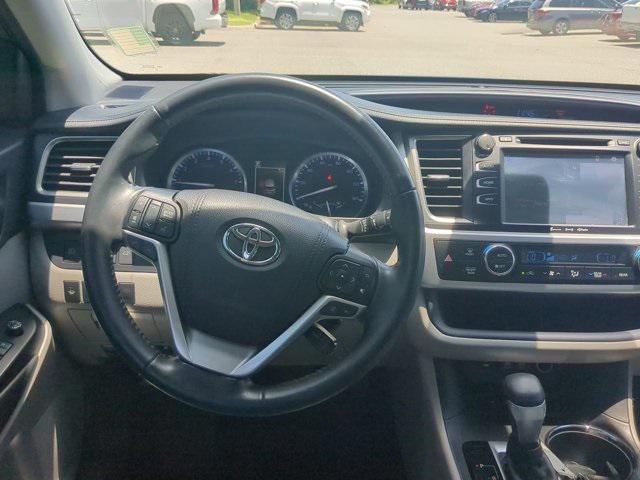 used 2019 Toyota Highlander car, priced at $23,841