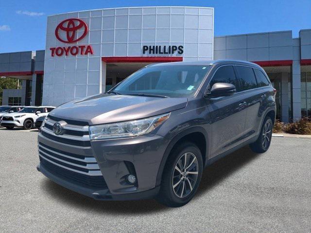 used 2019 Toyota Highlander car, priced at $23,841