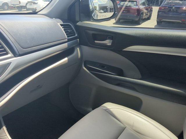used 2019 Toyota Highlander car, priced at $23,841
