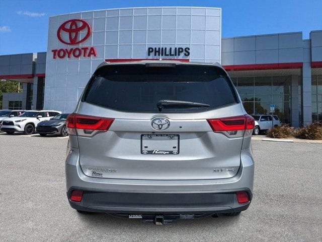 used 2018 Toyota Highlander car, priced at $24,987