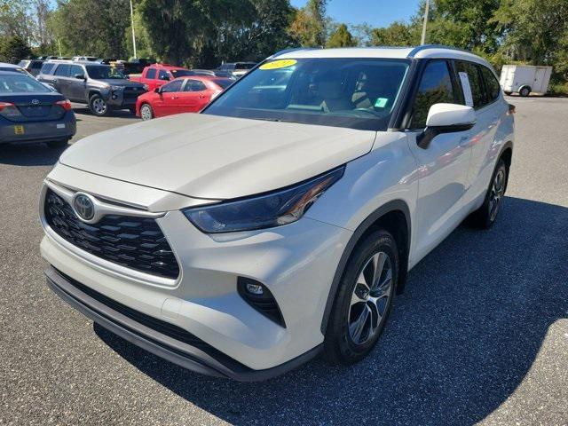 used 2021 Toyota Highlander car, priced at $32,998