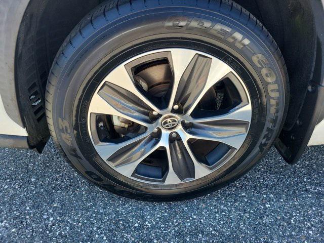 used 2021 Toyota Highlander car, priced at $32,998