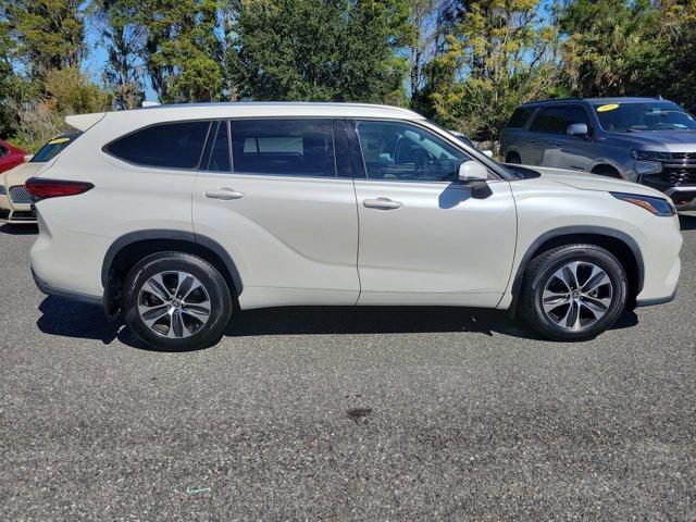 used 2021 Toyota Highlander car, priced at $32,998