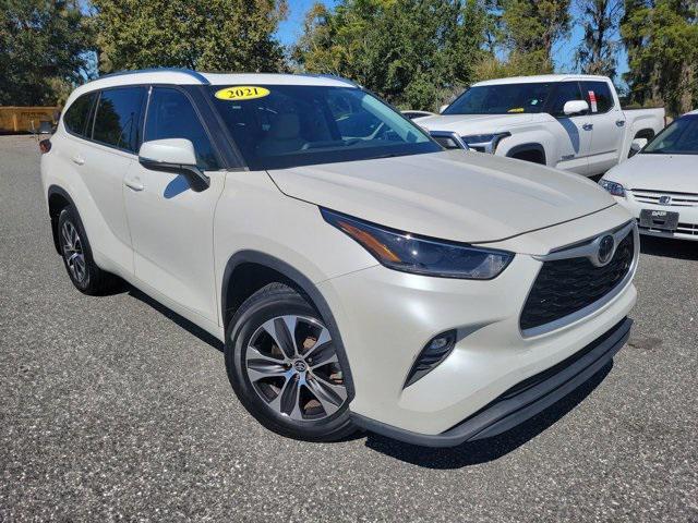 used 2021 Toyota Highlander car, priced at $32,998