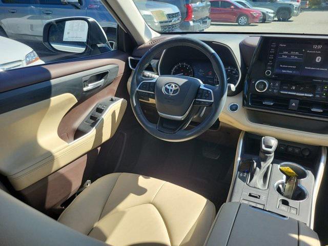 used 2021 Toyota Highlander car, priced at $32,998