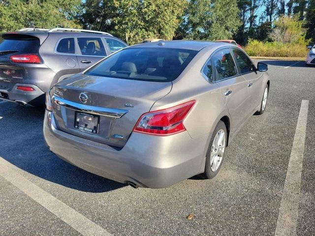 used 2013 Nissan Altima car, priced at $10,999