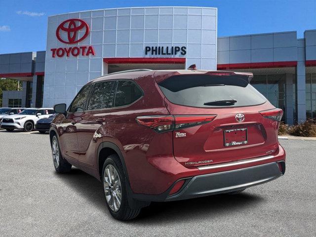 used 2020 Toyota Highlander car, priced at $33,997