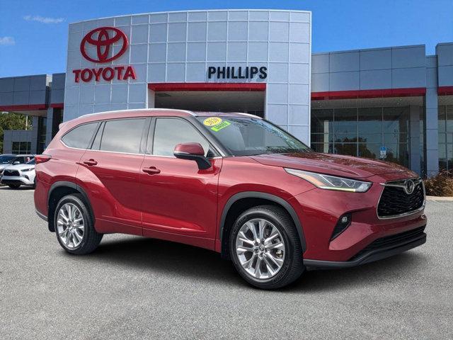 used 2020 Toyota Highlander car, priced at $33,997