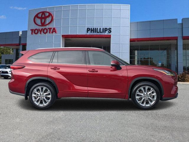 used 2020 Toyota Highlander car, priced at $33,997