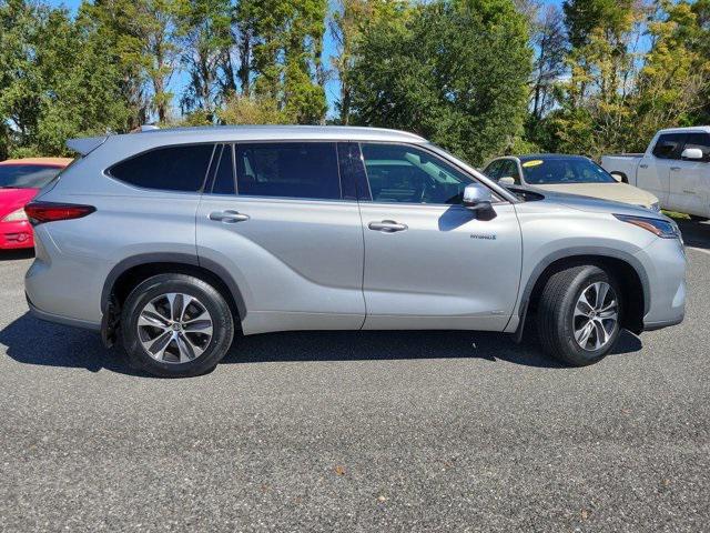 used 2021 Toyota Highlander Hybrid car, priced at $35,894