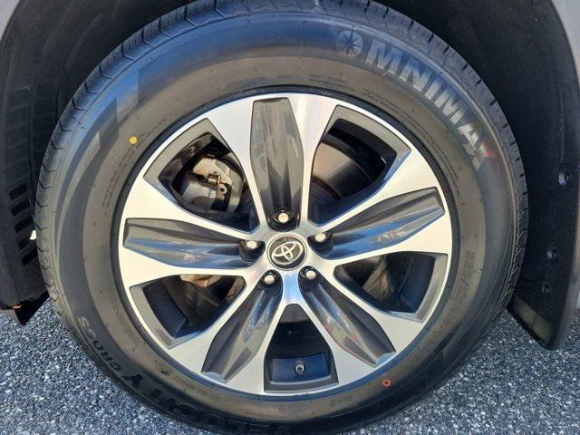 used 2021 Toyota Highlander Hybrid car, priced at $35,894